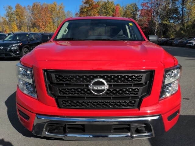 2024 Nissan Titan SV photo 2