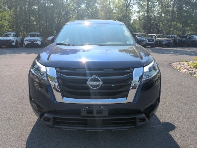 Used 2022 Nissan Pathfinder SV with VIN 5N1DR3BC8NC239572 for sale in Plattsburgh, NY