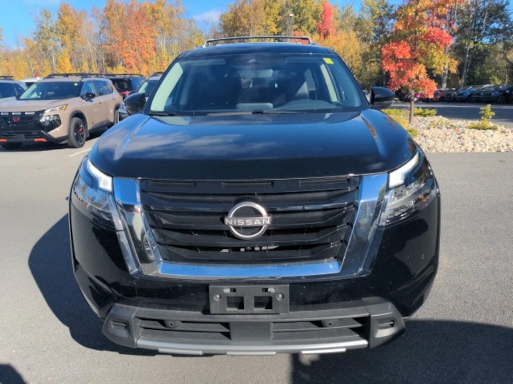 Used 2023 Nissan Pathfinder SL SUV