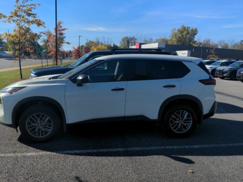 Used 2023 Nissan Rogue S SUV