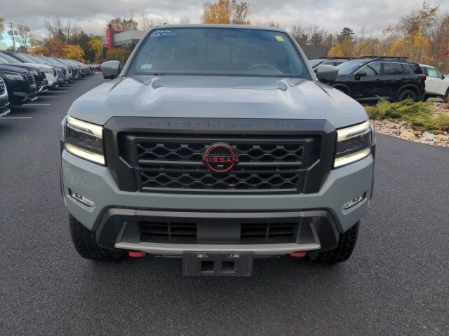 2024 Nissan Frontier PRO-4X photo 2