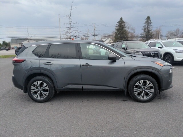 2022 Nissan Rogue SV photo 4