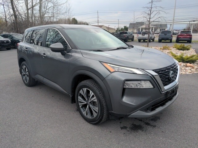 2022 Nissan Rogue SV photo 3