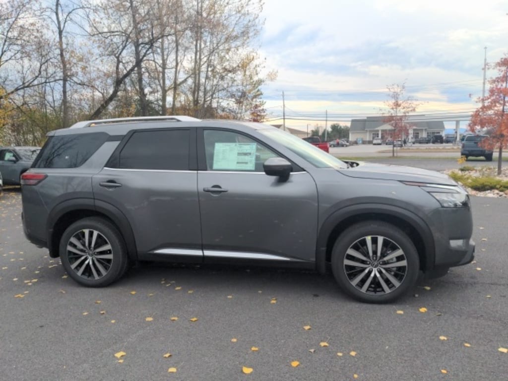 New 2025 Nissan Pathfinder Platinum SUV