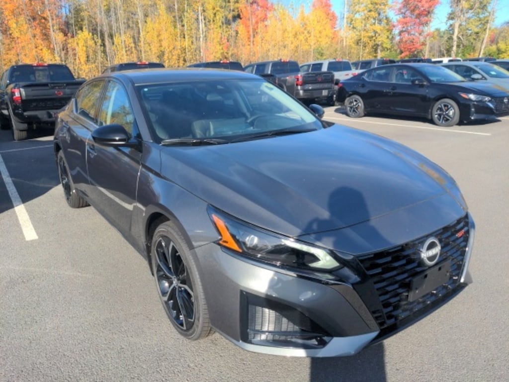 New 2025 Nissan Altima SR Sedan
