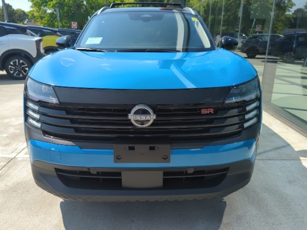 New 2025 Nissan Kicks SR SUV