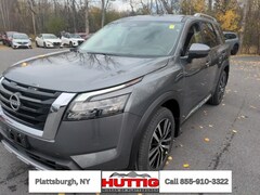 2025 Nissan Pathfinder Platinum SUV