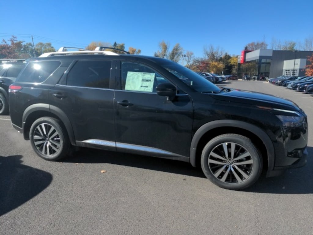 New 2025 Nissan Pathfinder Platinum SUV