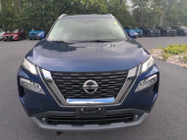 2021 Nissan Rogue SL photo 2