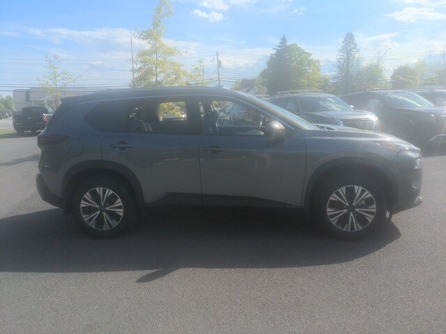 2023 Nissan Rogue SV photo 3