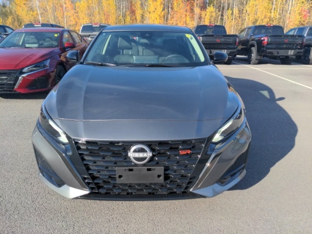 New 2025 Nissan Altima SR Sedan
