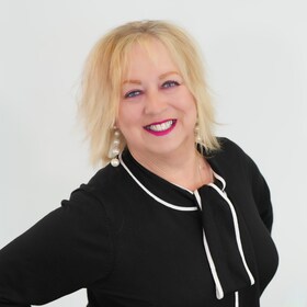 Staff member Tammy Mousseau from d34dd10b7986