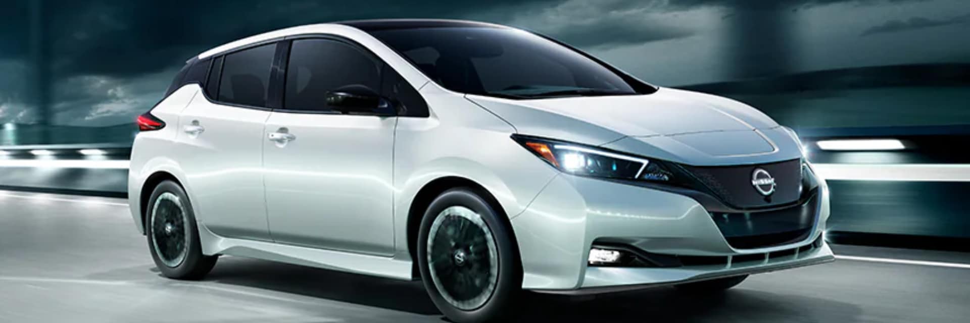 Nissan%20Leaf%20vs%20Tesla%20Model%203%20(3).png