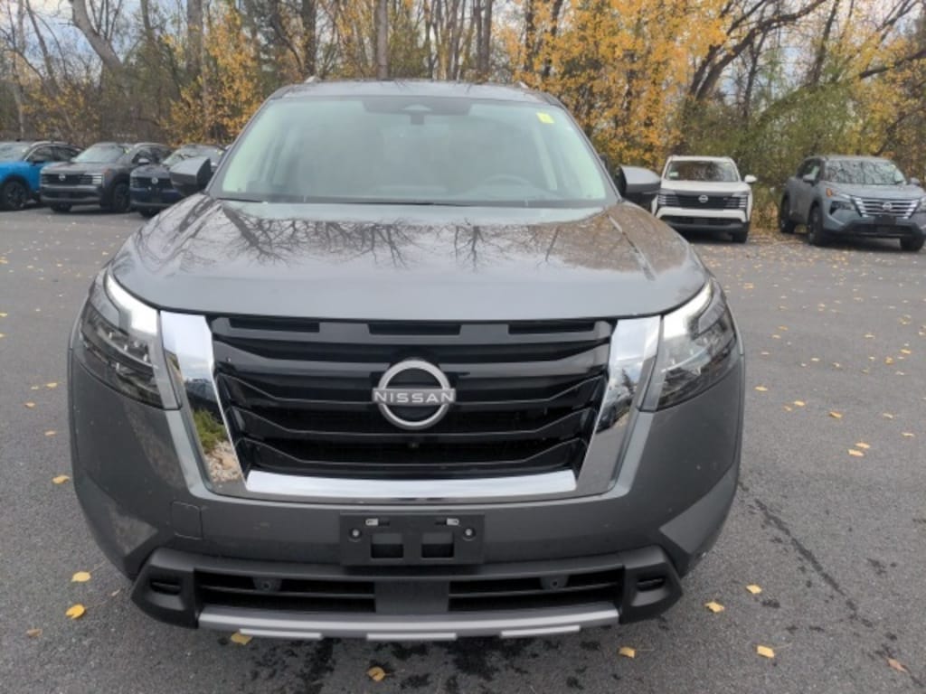 New 2025 Nissan Pathfinder Platinum SUV