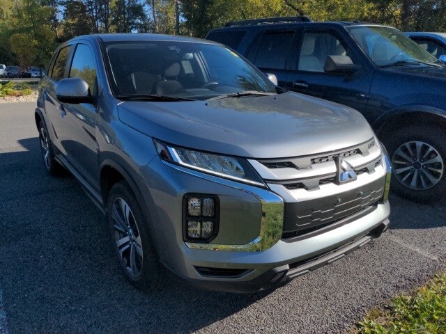 2023 Mitsubishi Outlander Sport ES photo 2