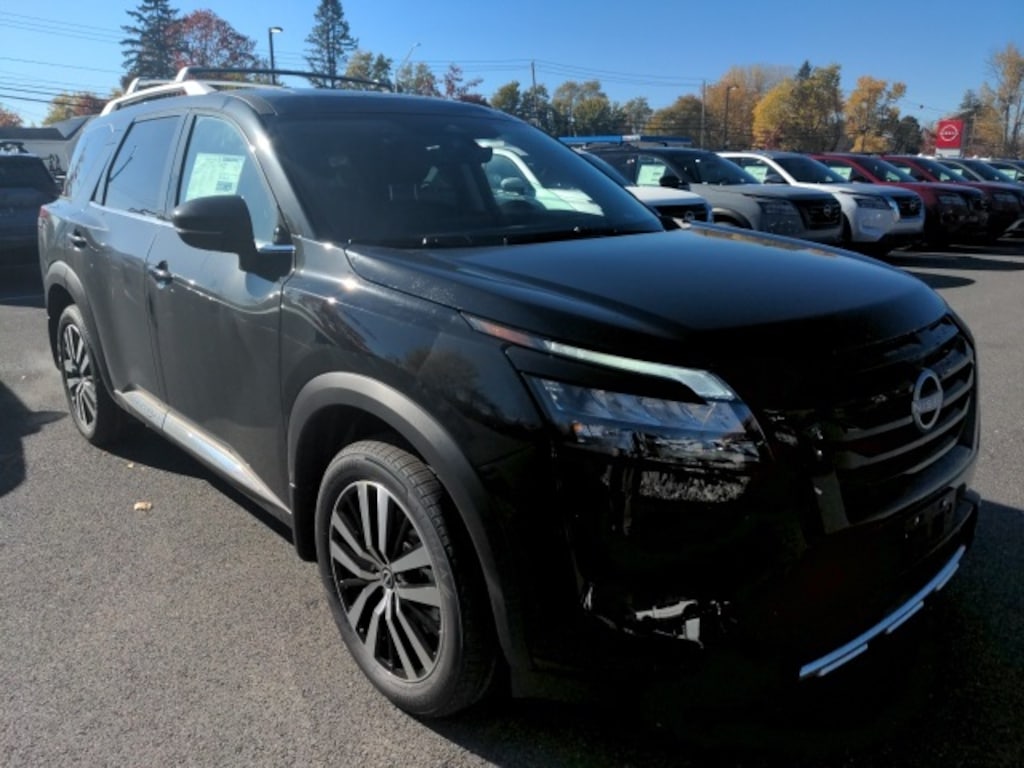 New 2025 Nissan Pathfinder Platinum SUV