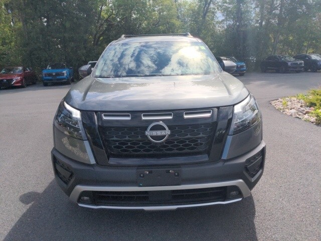 2024 Nissan Pathfinder Rock Creek photo 2