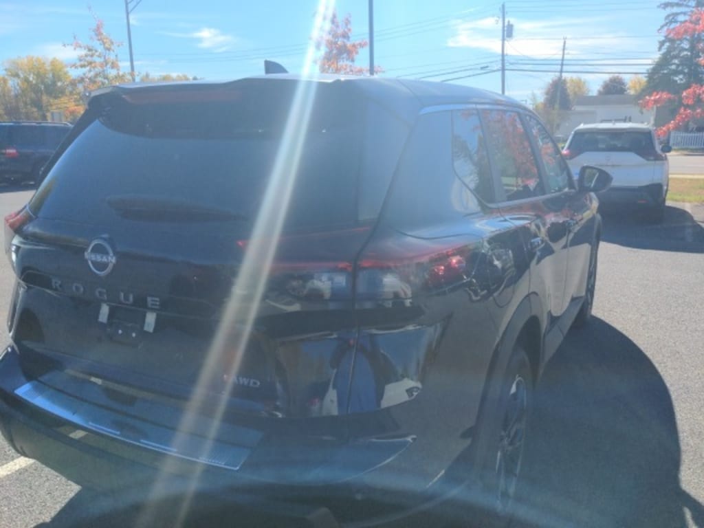 New 2026 Nissan Rogue SV SUV
