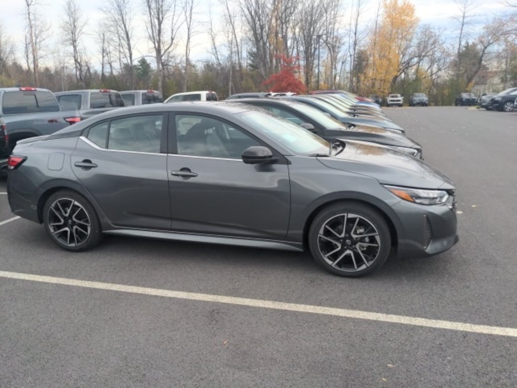 New 2025 Nissan Sentra SR Sedan