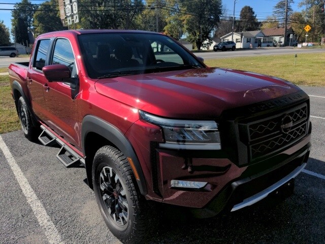 2023 Nissan Frontier PRO-4X photo 2