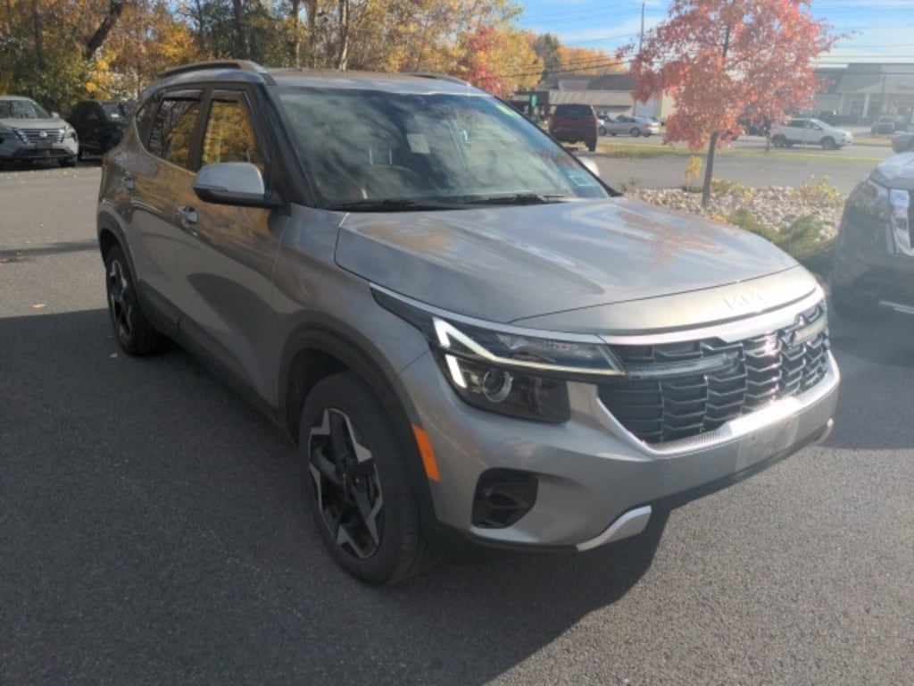 Used 2024 Kia Seltos EX SUV