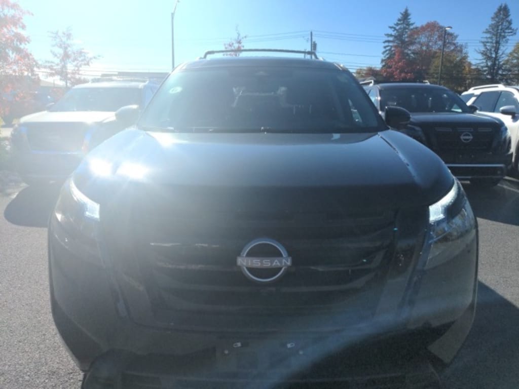 New 2025 Nissan Pathfinder Platinum SUV
