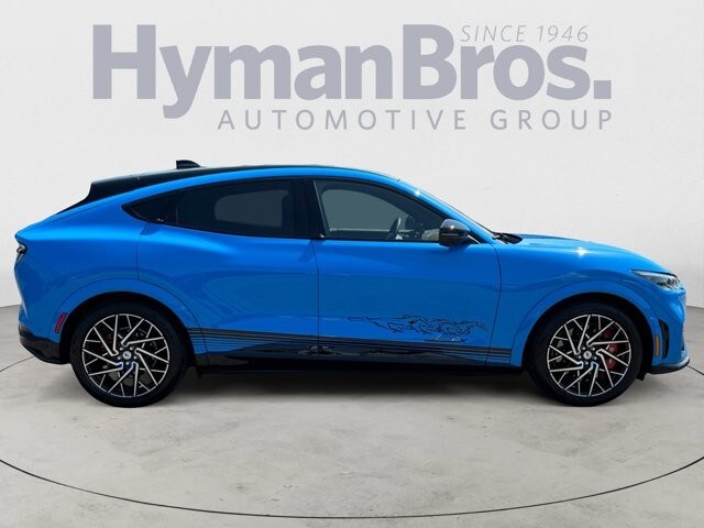 2022 Ford Mustang Mach-E GT photo 2