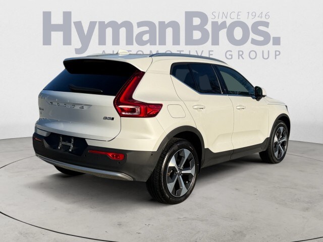 2025 Volvo XC40 AWD Plus photo 3