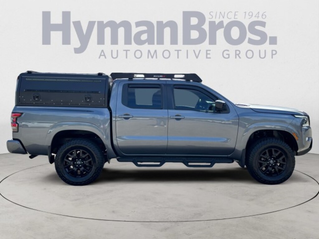 Used 2023 Nissan Frontier SV 4x4 Crew Cab Dirtbox Bed Topper Truck Crew Cab