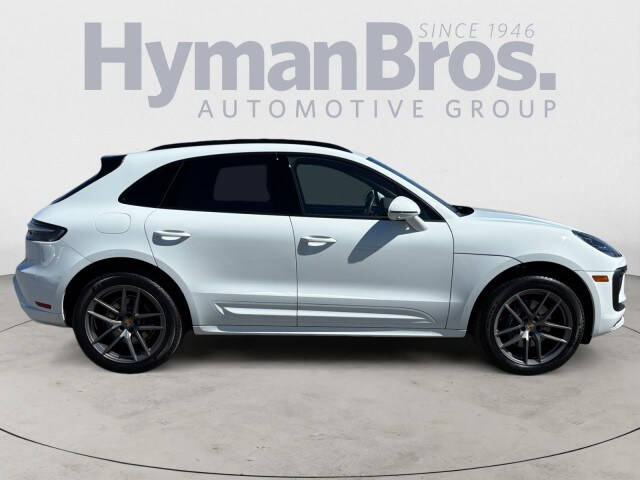 2023 Porsche Macan S photo 2