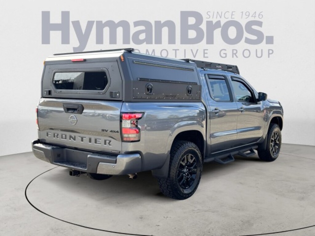 Used 2023 Nissan Frontier SV 4x4 Crew Cab Dirtbox Bed Topper Truck Crew Cab