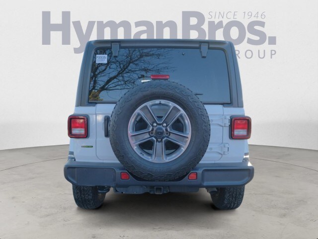 2020 Jeep Wrangler Unlimited Sahara photo 4