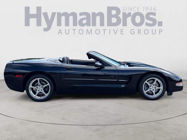 2004 Chevrolet Corvette Convertible photo 2