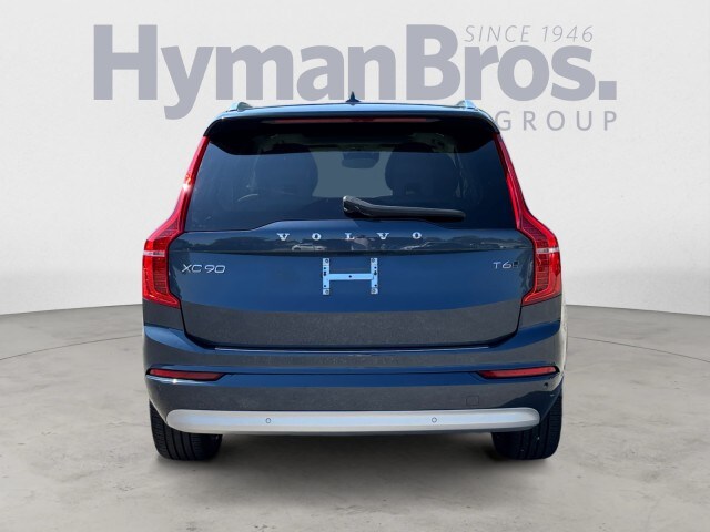 2022 Volvo XC90 T6 AWD Momentum photo 3