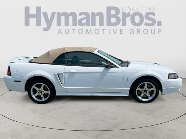 2001 Ford Mustang Cobra Convertible photo 2