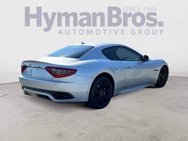 2015 Maserati Granturismo Sport photo 3