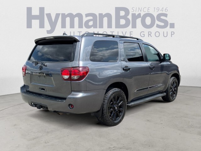 2021 Toyota Sequoia photo 3