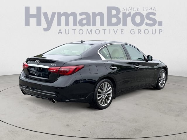 2023 Infiniti Q50 LUXE photo 3