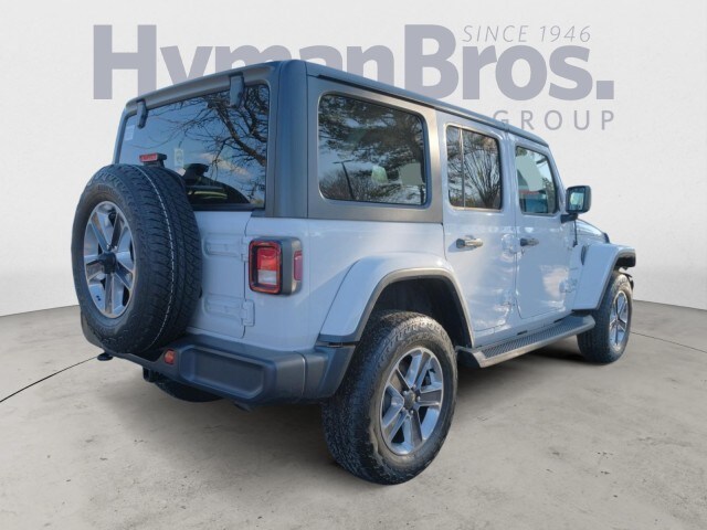 2020 Jeep Wrangler Unlimited Sahara photo 3