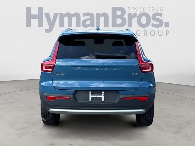 2023 Volvo XC40 AWD Plus photo 4