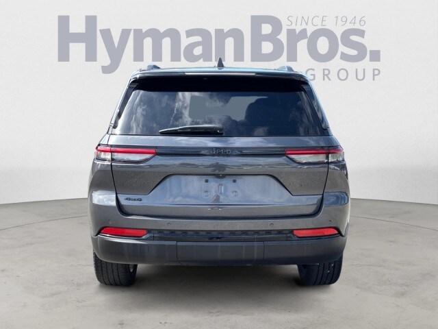 2023 Jeep Grand Cherokee Altitude photo 3
