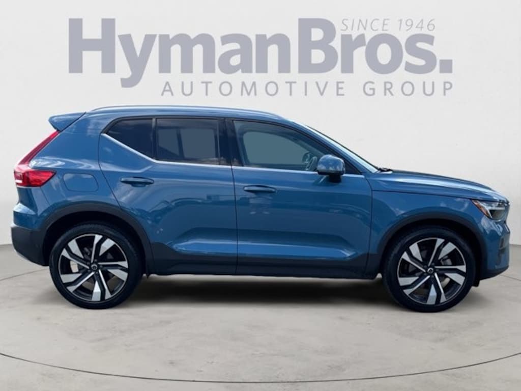Used 2023 Volvo XC40 AWD Plus Bright Theme Driver Assist, 20 Wheels SUV