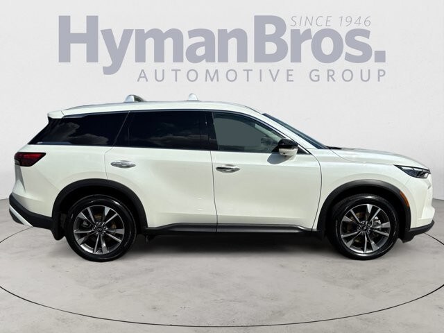2022 Infiniti QX60 Luxe AWD photo 2