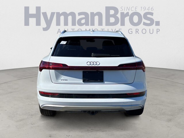 2019 Audi e-tron Premium Plus photo 4