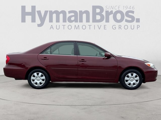 2002 Toyota Camry LE photo 2