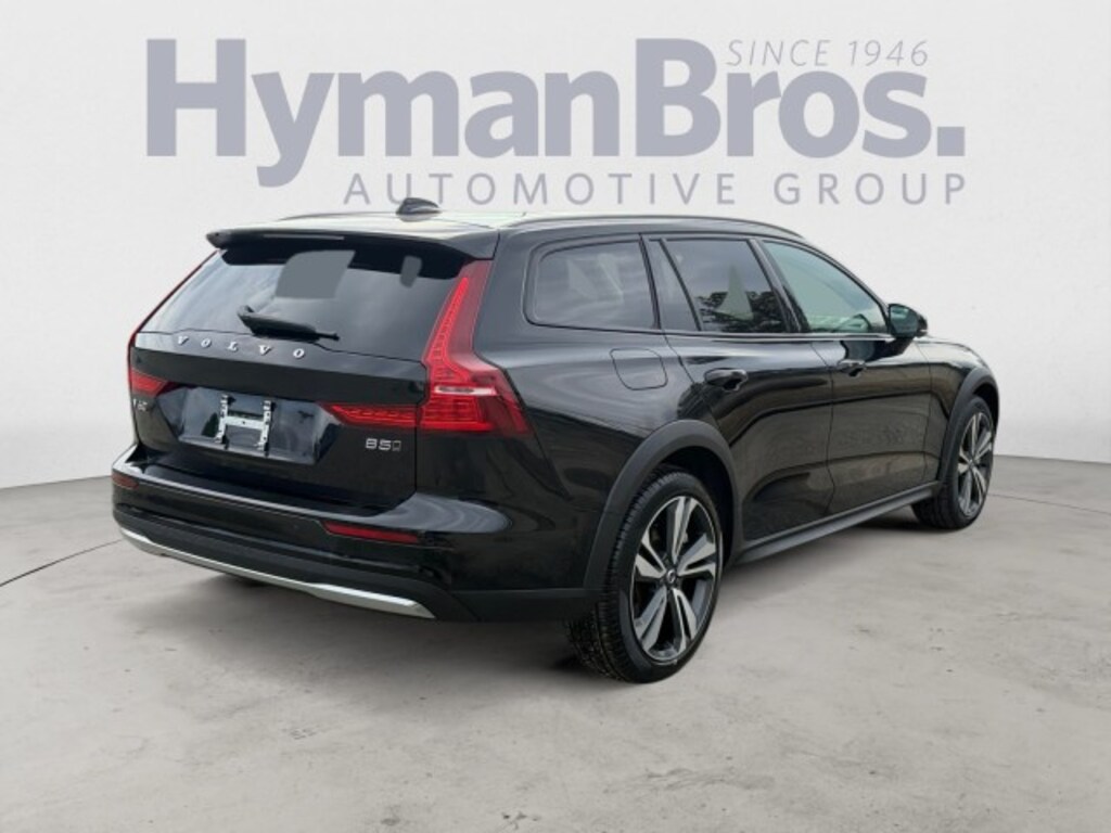 Used 2025 Volvo V60 Cross Country B5 AWD Plus Wagon