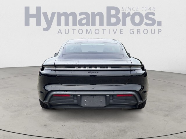2022 Porsche Taycan photo 4