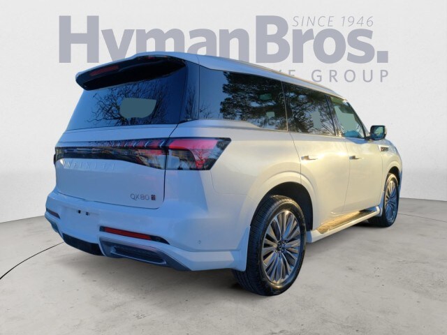 2025 Infiniti QX80 Luxe photo 3