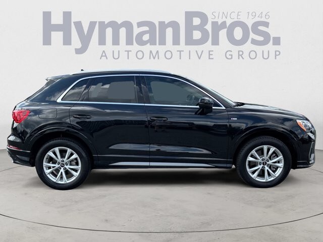 2022 Audi Q3 S line Premium 45 TFSI photo 2