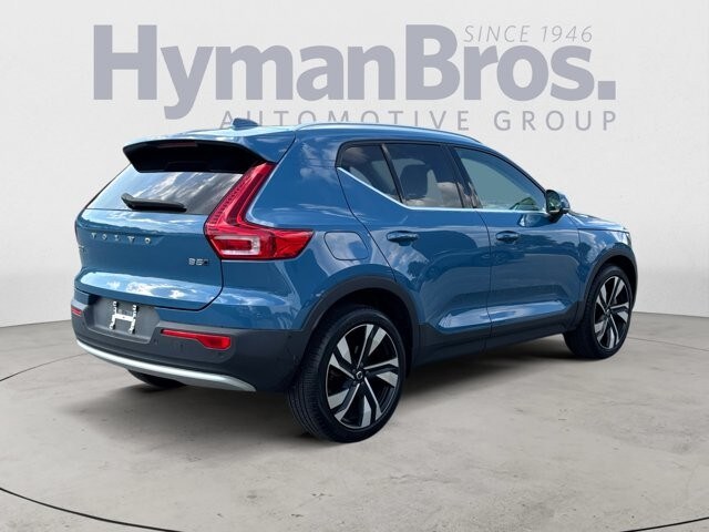 2023 Volvo XC40 AWD Plus photo 3